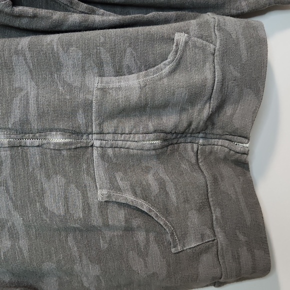 Monrow Mini Kids Zip-Up Hoodie With Green Camouflage Print, Size 12 (6+) ~ VGUC - Picture 4 of 12